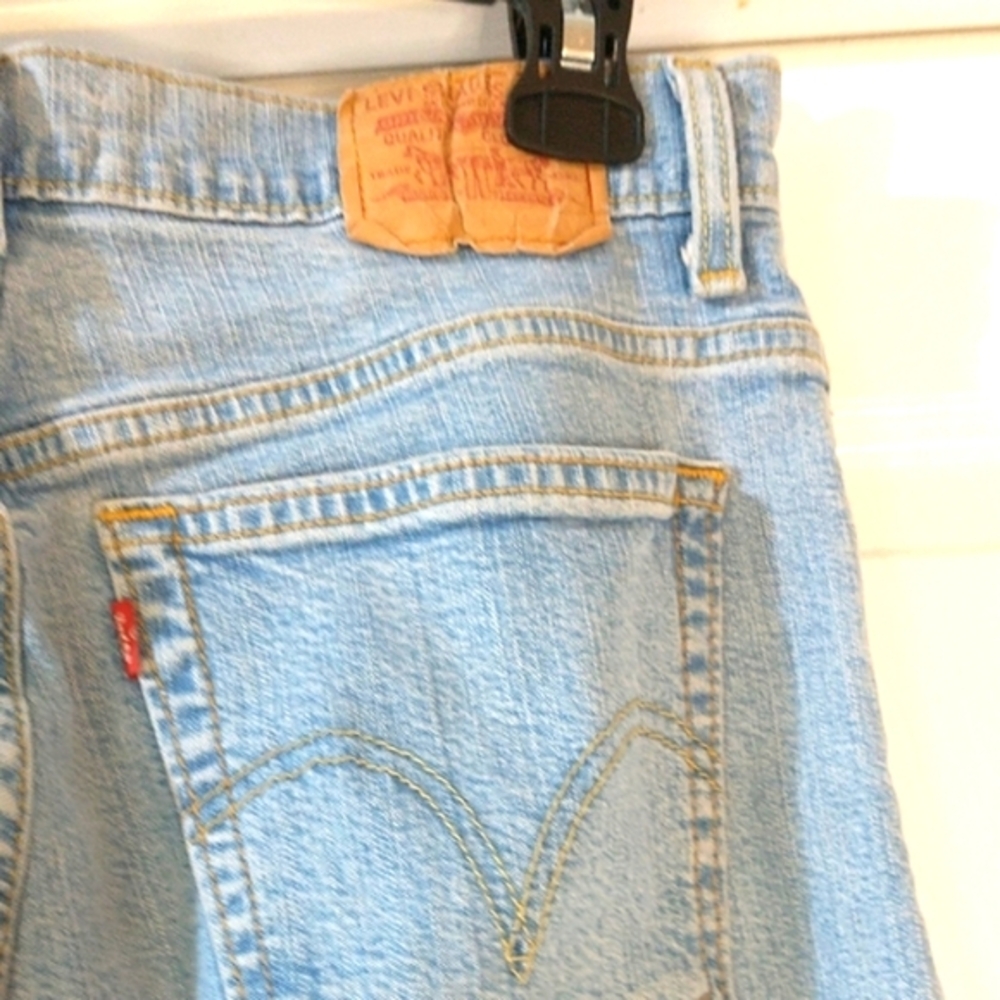 Levi's Blue Y2K 550 Boot cut Leg Jeans Tall Classic Style (10L) EUC. - Picture 4 of 5